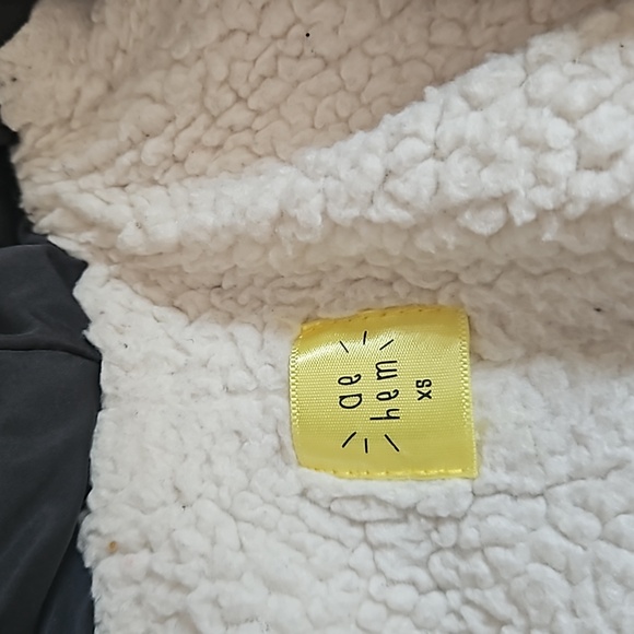 Snow Jacket - Picture 4 of 4